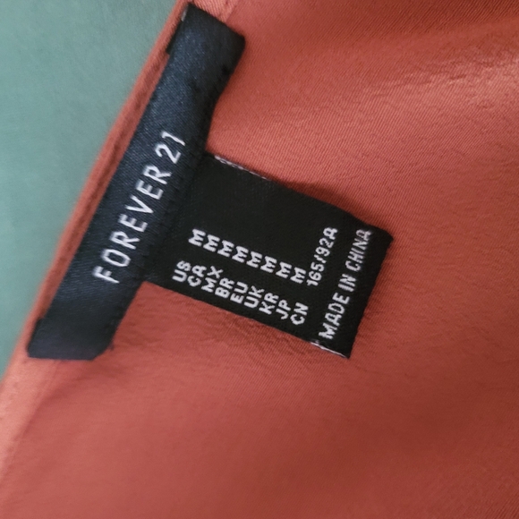 Forever 21 V-neck Tie Knot Casual Blouse Size Medium - Picture 7 of 8